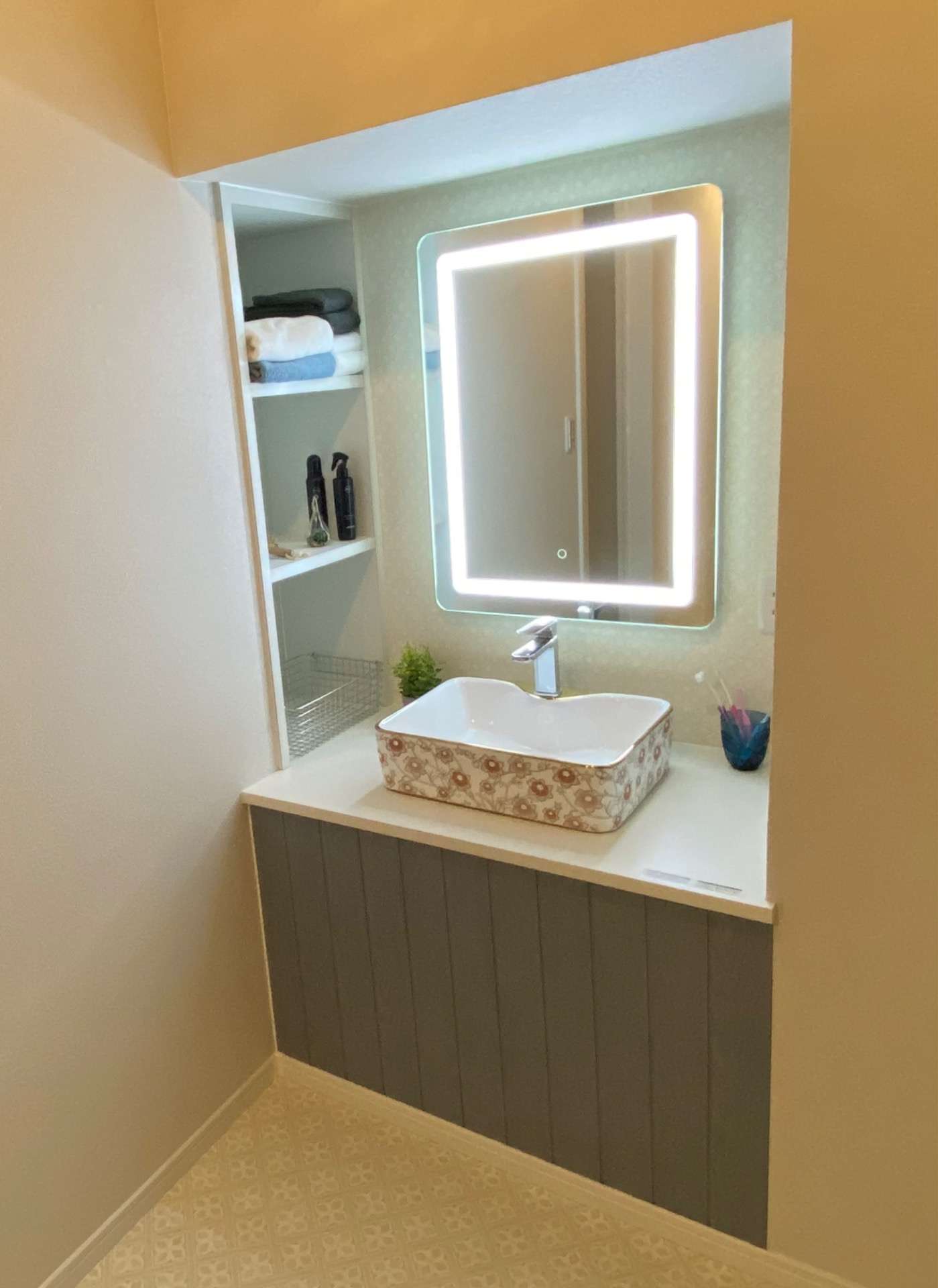 【ミラーライトで作る素敵な洗面空間】宮崎市で新築・リノベーション| mikiデザインハウス